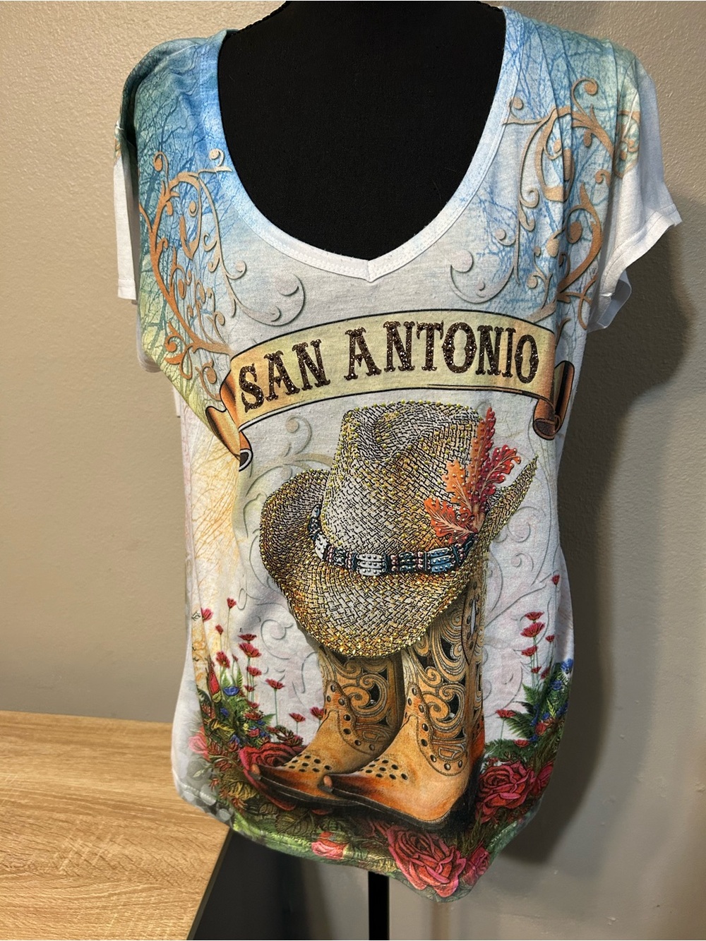 Sweet Gisele Womens L San Antonio Cowboy Boots Hat Rhinestone Western V Neck Tee